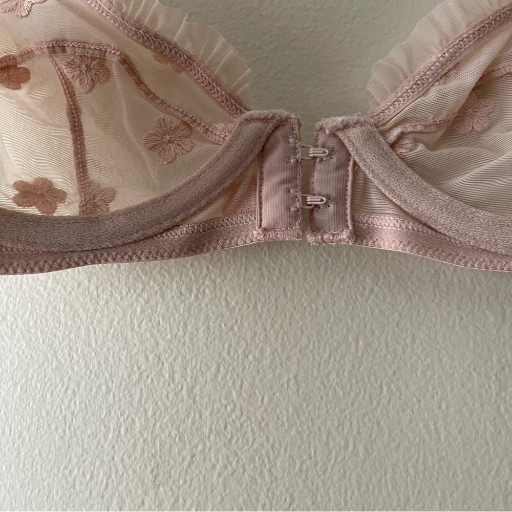 & Other Stories Pink Nude Bra Sheer Underwire 32B Front Closure - Picture 4 of 8